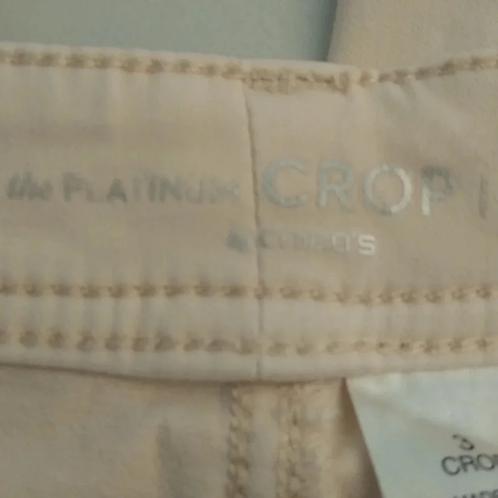 CHICO'S PLATINUM CROP, SOFT BRUSHED FABRIC, HIGH WAIST, STRETCH CROP JEAN